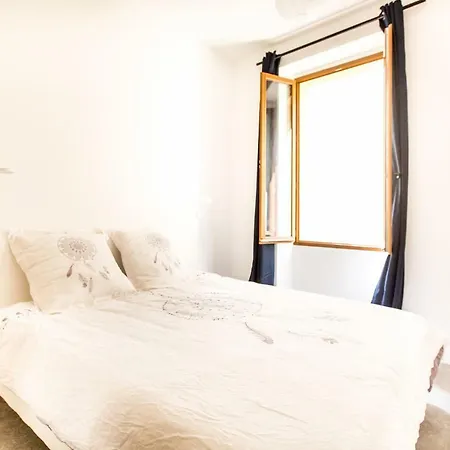Charming Apartment *